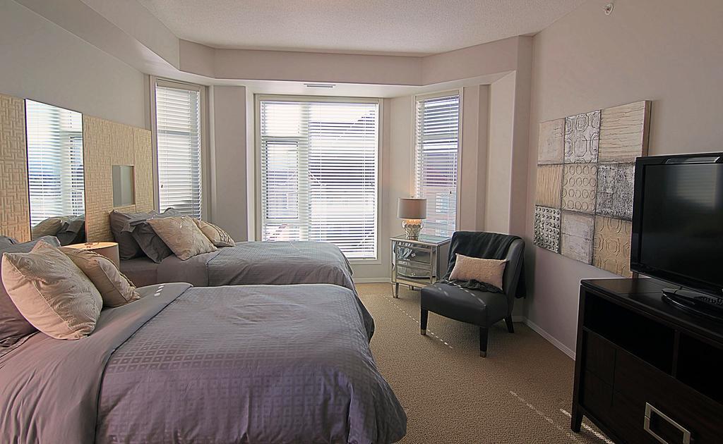 Sunset Waterfront Resort By Kelownacondorentals エクステリア 写真