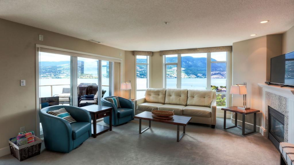 Sunset Waterfront Resort By Kelownacondorentals エクステリア 写真