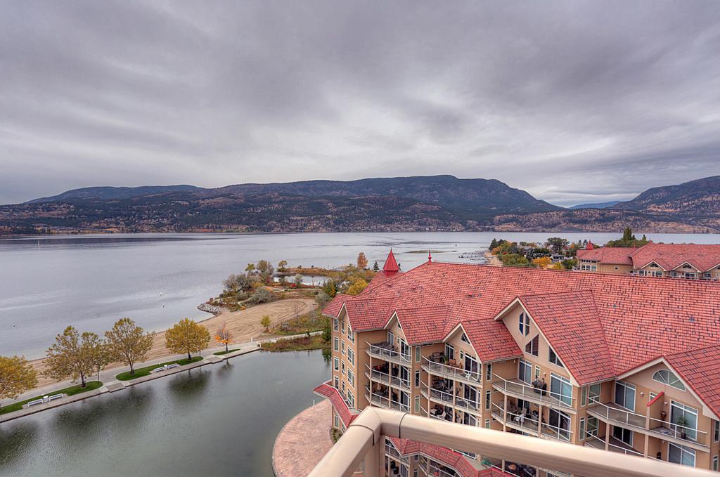 Sunset Waterfront Resort By Kelownacondorentals エクステリア 写真