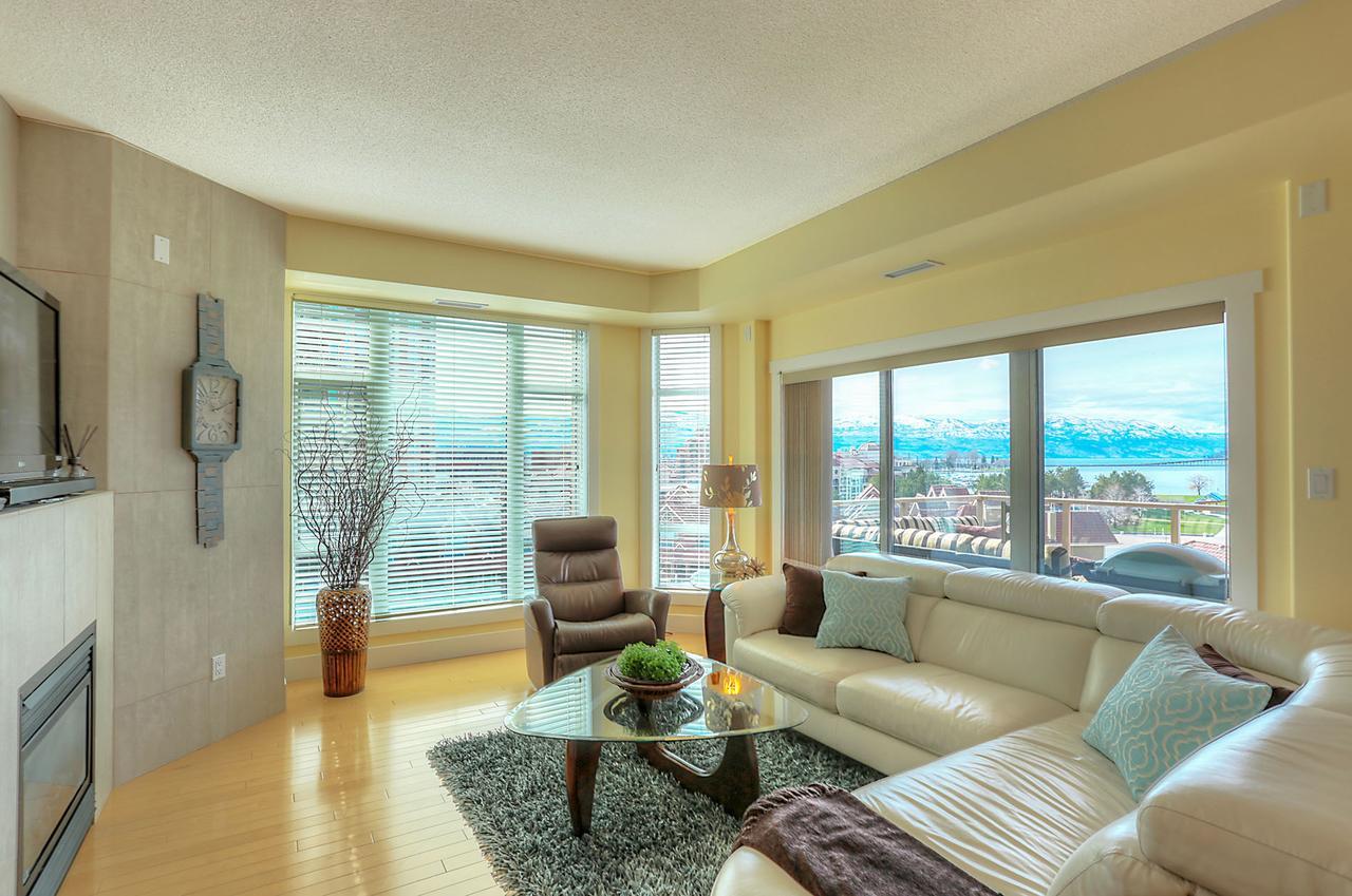 Sunset Waterfront Resort By Kelownacondorentals エクステリア 写真