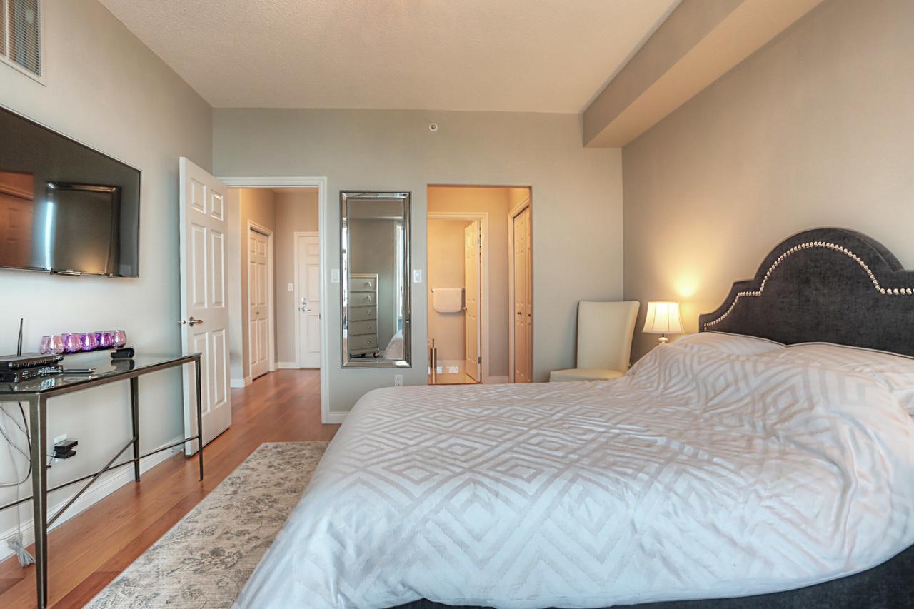 Sunset Waterfront Resort By Kelownacondorentals エクステリア 写真